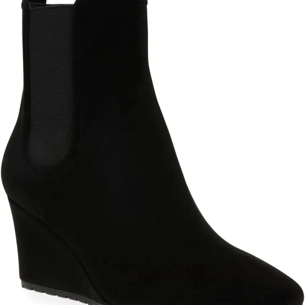 NWT NIB Anne Klein Microsuede Black Wedge Ankle Booties Boots Sz 7  side zip